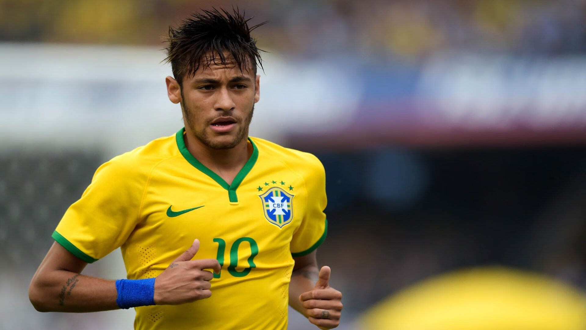 训练基地开放日吸引球迷参观近距离了解球员备战日常，训练基地叫什么